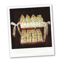 Valisette carton avec fleur de lys - dragées
